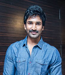 Aadhi Pinisetty at Maragatha Naanayam audio launch (cropped).jpg