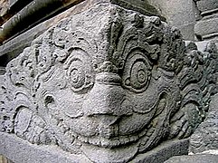 Prambanan relief 3.jpg