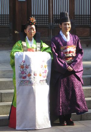 Korean wedding-Hollye-03-cropped.jpg