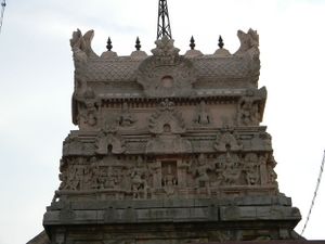 Rajagopuram at Erumbeeshwarar Temple.JPG