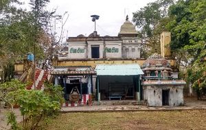 Nannilam maduvanesvarar temple2.jpg