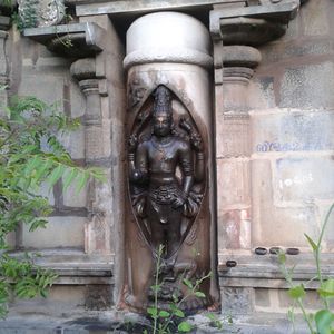 Ponsei Natrunaiyappar Temple-Linga Pureeswarar.jpg