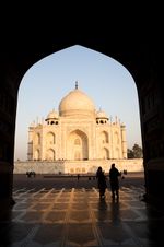 Taj Mahal at sunrise, Agra.jpg