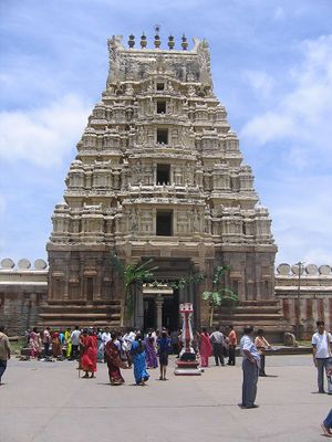 Sri Ranganatha temple, Srirangapatna.jpg