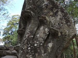 Beng Mealea Five Heads Naga.jpg