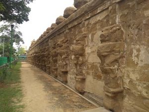 Kanchi kailasanathar temple34.jpg