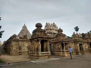 Kanchi kailasanathar temple33.jpg