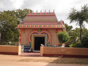 Arumuga Navalar Memorial-Jaffna.jpg