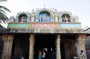 Avudayar Kovil mandapam.jpeg