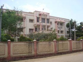 படிமம்:Theni talukoffice.JPG